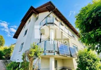 Hochwertig sanierte, ebenerdige Dreizimmerwohnung im EG mit Loggia + PKW-Stellplatz