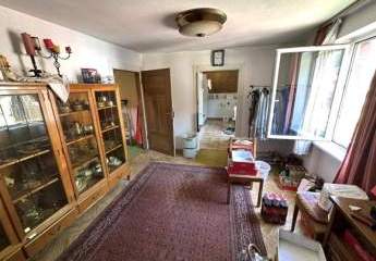 2 Familienhaus mit Gaststätte und großem Grundstück