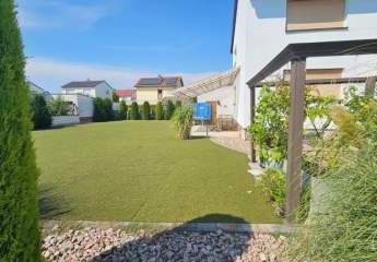 Freisthendes 2-Fam. Haus mit großem Garten in ruhiger Wohnlage in Osthofen