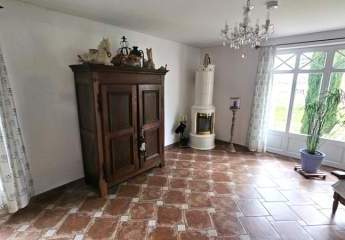 Großzügiges Wohnen in neuwertigem Bungalow mit großem Garten in Dittelsheim-HESSLOCH