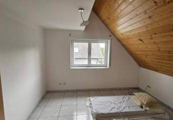 Sehr gepflegte 3,5 Zi ET-Maisonettewohnung mit Balkon und PkW-Stellplatz in LU-Maudach
