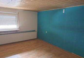 Teilsaniertes Dreifamilienhaus mit Potenzial