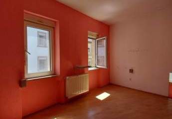 Solide Doppelhaushälfte mit Potenzial