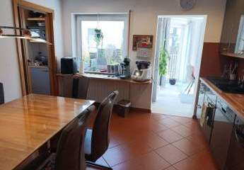 Tolles 2-3 Familienhaus mit Gewerbehalle in guter Lage von Mühlhausen