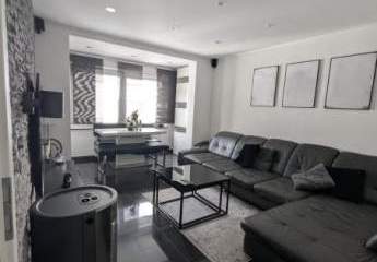 Hochmoderne, fast frisch sanierte Eigentumswohnung mit 2 Bakonen und Stellplatz