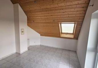 Sehr gepflegte 3,5 Zi ET-Maisonettewohnung mit Balkon und PkW-Stellplatz in LU-Maudach