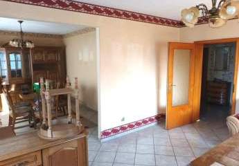 Freistehendes Zweifamilienhaus