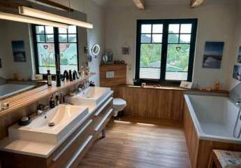 Kernsaniertes- freistehendes Einfamilienhaus mit hochmoderner Ausstattung und ländlichem Flair