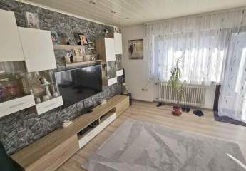 Sehr gepflegtes 3-Fam. Haus mit Garage, Terrasse und Balkon in Gorxheimertal