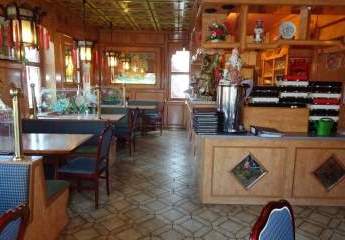 Helles, gemütliches Restaurant mit einer DG- ETW und weiteren Verkaufsräumen in Bretten