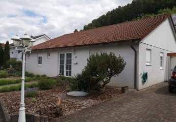 Schöner Bungalow mit gepflegtem Garten