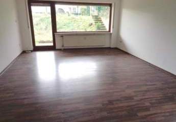 Helle 3- Zimmer Souterrain ETW mit Terrasse in ruhiger Lage von Lingenfeld