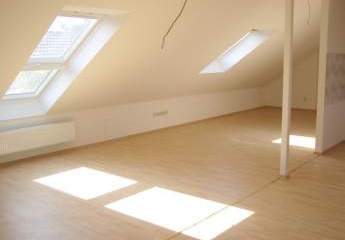 Moderne großzügige 3,5 Zimmer Eigentumswohnung Stellplatz