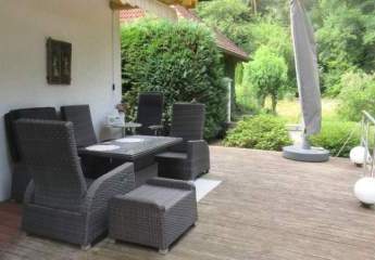 Topp EFH mit 2 Appartments, Ortsrandlage mit direktem Zugang zum Wald in Carlsberg