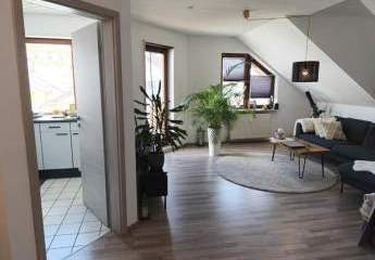 Modern geschnittene Eigentumswohnung mit Stellplatz und großem Balkon