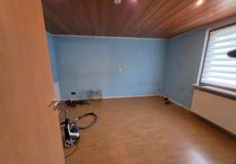 Freistehendes Einfamilienhaus mit Garten