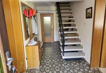 Charmantes Zweifamilienhaus im Herzen von Sippersfeld;