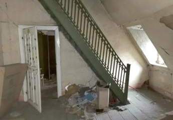 Sanierungsbedürftiges Mehrfamilienhaus in exponierter Lage in Nähe der Stadtverwaltung