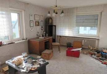 Freistehendes Zweifamilienhaus