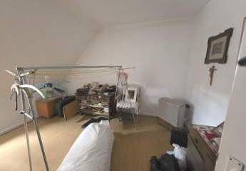 Liebenswürdige Doppelhaushälfte mit Garten im Dornröschenschlaf