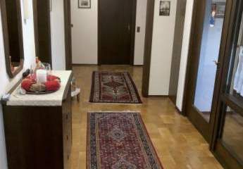 Hochwertig saniertes Mehrgenerationenhaus mit moderner Ausstattung in absolut ruhiger Feldrandlage