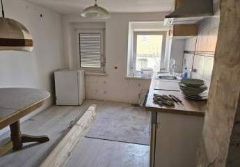 Teilsaniertes gemütliches Einfamilienhaus in Handwerkerhände abzugebe