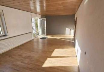 Geräumiges Haus für z.B. 2 Generationen in ruhiger Ortsrandlage in Heuchelheim