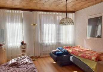 Sehr gut vermeitetes Wohnhaus mit Gewerbeanteil