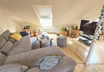 Leerstehende Traumwohnung in 3-Fam Haus; großem Wohnbereich mit Küche, Stellplatz und Garten