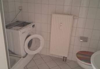 Preisgünstige 2-R-Wohnung ca.44 m² im DG in MD-Stadtfeld -Ost zu vermieten.