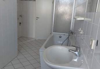 Sehr schöne 4 R.-Wohnung in MD-Sudenburg im 2.OG mit BLK ca.113,36m zu vermieten.