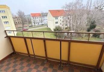 Schöne Stilvolle sonnige 2-R.-Wohnung in Dessau im 4.OG,48,60m2 mit BLK.zu vermieten.