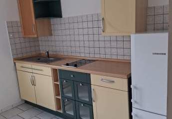 WG taugliche  2-R-Wohnung in MD-Sudenburg san. Altbau; im 2.OG 43²  mit EBK .zu vermieten .