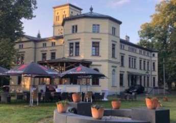 Eventlocation im Schloß Waldrogäsen bei Burg 
Einzigartige Schloss-Eventlocation | bis 100 Pers. |