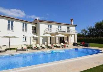 Uneinsehbare Luxus-Villa mit Meerblick in Poreč