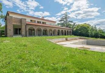 Herrschaftliche Luxus-Villa mit parkähnlichem Grundstück in Poreč