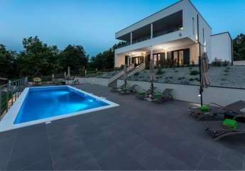 Hochwertige moderne Luxus Designer-Villa mit Swimmingpool und unverbaubarem Panoramablick in Labin