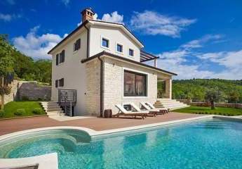 Luxus Designer-Villa mit Swimmingpool und unverbaubaren Meerblick in Trget