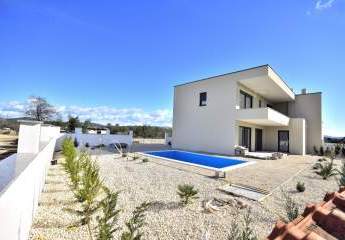 Moderne Luxus-Neubau-Doppelhaushälfte mit Swimming-Pool in ruhiger Lage von Jadrija bei Šibenik