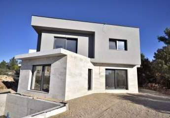 Luxuriöse Designer-Neubau-Villa in aktueller Bauphase mit Swimmingpool in Podsolarsko bei Sibenik