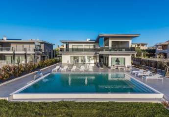 Moderne High-End Luxus-Designer-Villa mit Mosaik-Swimmingpool und Meerblick in Kaštelir-Labinci