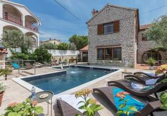 Istrische Luxus-Villa mit Swimmingpool in zentraler Lage von Medulin