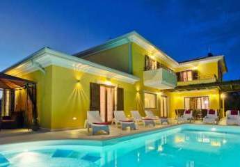 Moderne Luxus Designer-Villa mit Swimmingpool und Meerblick in Banjole
