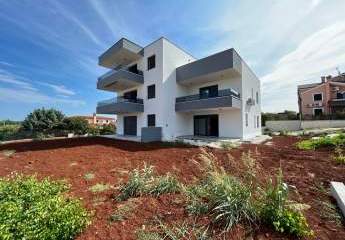 Moderne Luxus Designer Neubau-Maisonettewohnung mit Meerblick und Swimmingpool in Banjole