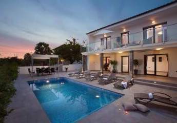 Neuwertige Designer-Villa mit Swimmingpool und Billard in Medulin
