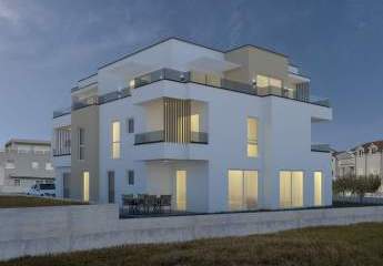 Moderne Designer Neubau-Etagenwohnung mit Balkon in Meeresnähe in Vodice