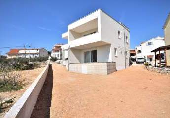 Moderne Designer Neubau-Dachgeschosswohnung mit Dachterrasse und Meerblick in Vodice