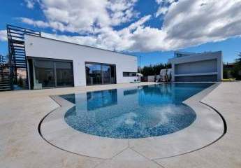 Moderne Neubau Luxus Designer-Bungalow mit Swimmingpool, Dachterrasse und Meerblick in Fažana