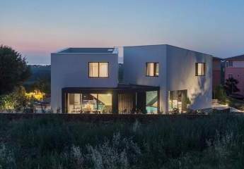 Moderne Luxus Neubau Designer-Doppelhaushälfte mit Swimmingpool und Meerblick in Poreč