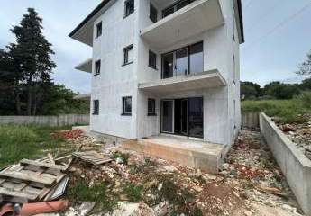 Moderne Neubau Designer-Dachgeschosswohnung mit zwei schönen Balkonen in Šijana bei Pula